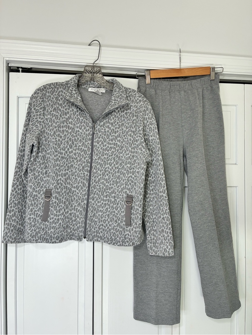 RAFAEL Gray Leopard-Print Zip Jacket & Pants Set casual petite